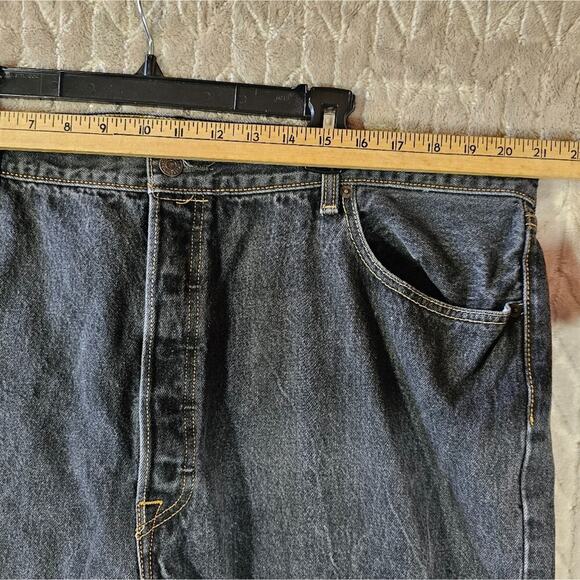 Levis 501 Jeans Mens 46x32 Black Button Fly Cotton Classic Minimal Staple - Picture 9 of 10